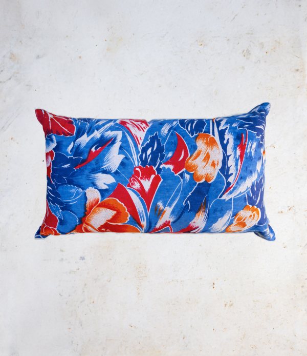 Cuscino in cotone floreale fondo blu